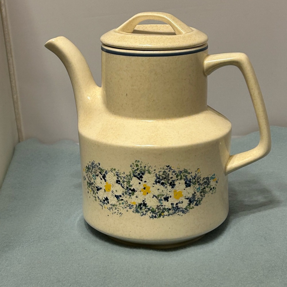 Lenox Vintage Dewdrops Temperware Coffee Pot